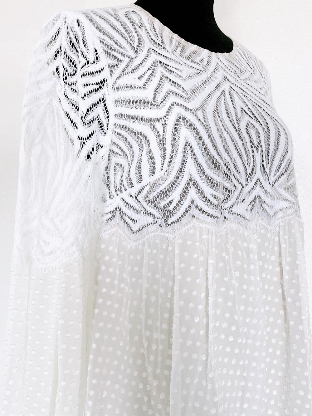 BCBGMaxAzria Kitra Lace Peasant Dress - Picture 10 of 15